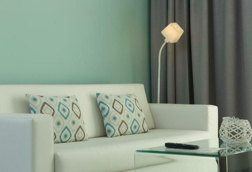 Люкс Вид на Бассейн, Coral Ocean View - Adults Only