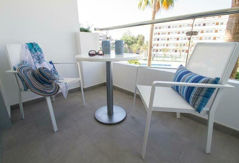 Полулюкс Вид на Бассейн, Coral Ocean View - Adults Only
