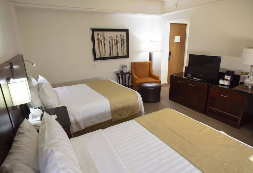带2个双人床的标准工作室, Best Western Centro Monterrey