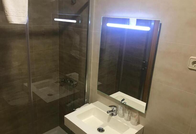 Номер Basic, La Union