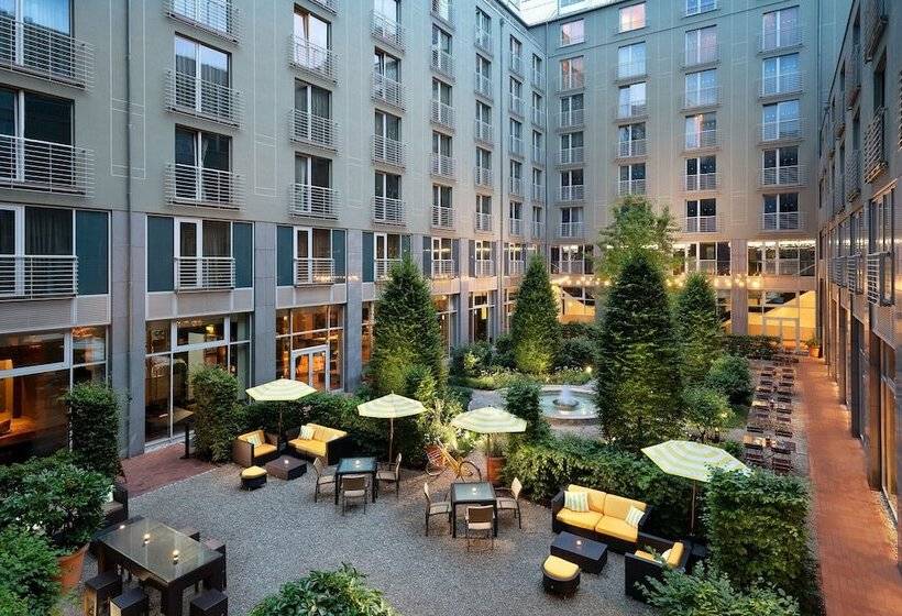 Номер Deluxe Вид на Сад, Le Méridien Munich