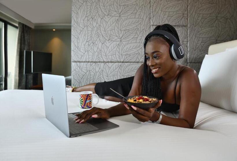 اتاق لوکس با تخت بزرگ, Pullman Abidjan