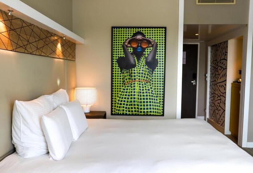 اتاق لوکس با تخت بزرگ, Pullman Abidjan