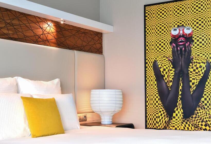 اتاق لوکس با تخت بزرگ, Pullman Abidjan