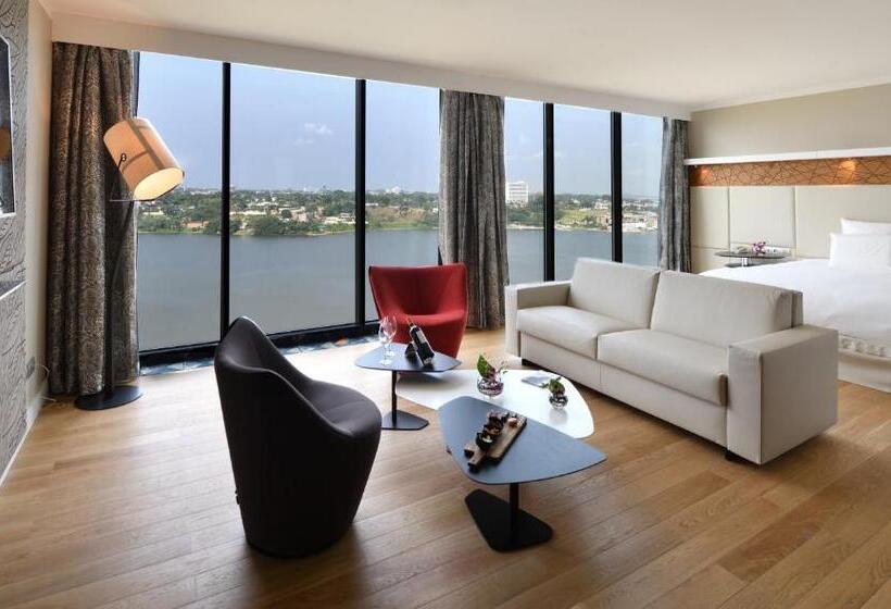 سوئیت جونیور با تخت بزرگ, Pullman Abidjan