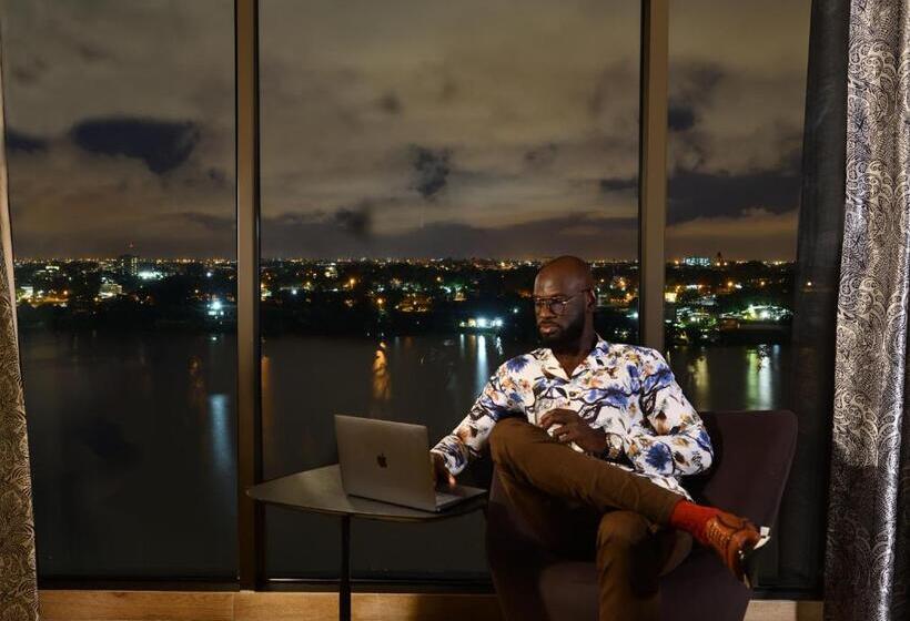 سوئیت جونیور پریمیوم, Pullman Abidjan