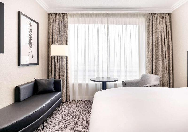 اتاق سوپریور با چشم‌انداز, Sofitel London Gatwick