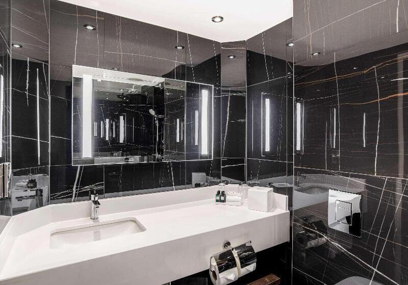 اتاق سوپریور با چشم‌انداز, Sofitel London Gatwick