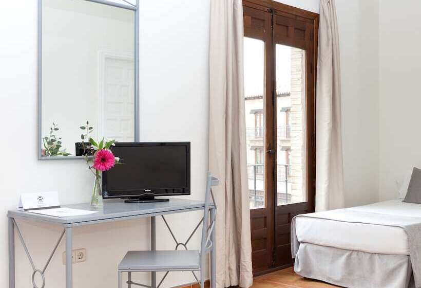 اتاق استاندارد سه نفره, Sercotel Toledo Imperial