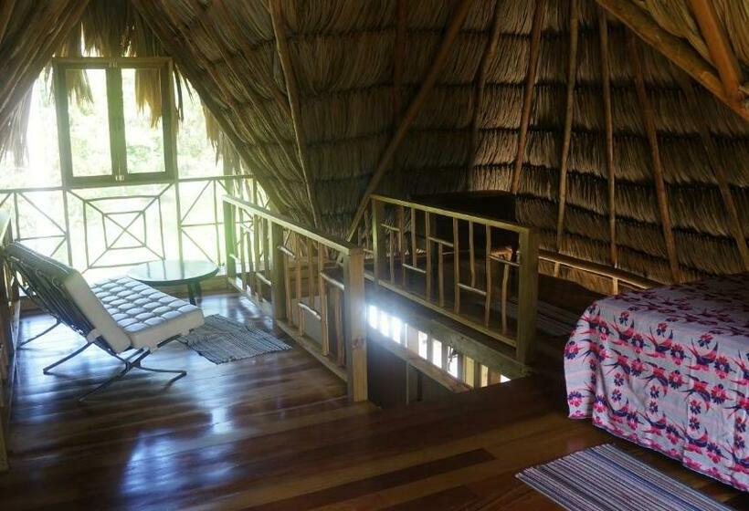 بنگله خانوادگی, Pine Ridge Lodge