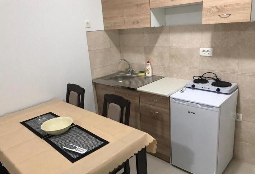 اتاق سه نفره دلوکس با چشم‌انداز دریا, Apartmani Maja