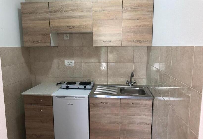 اتاق لوکس, Apartmani Maja
