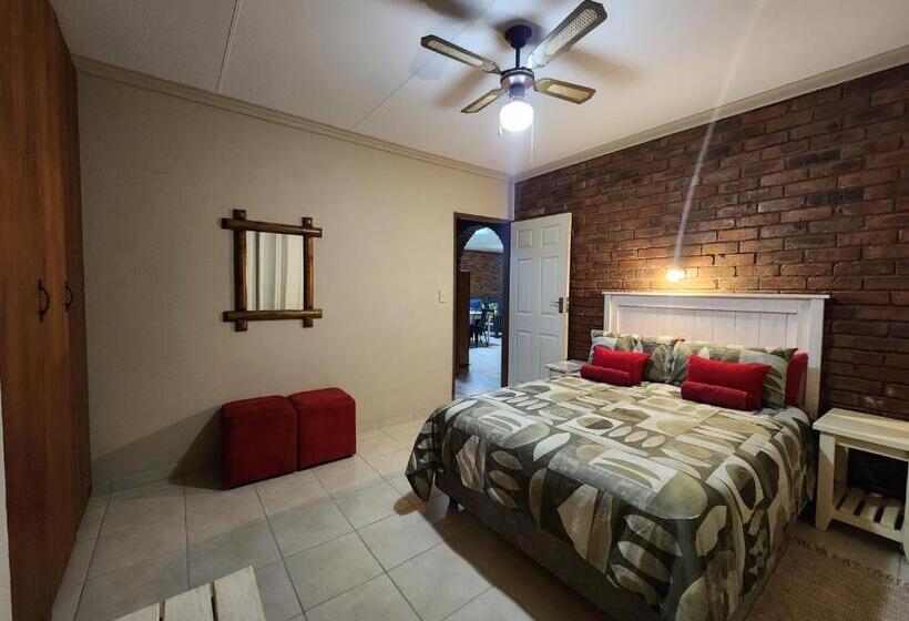 خانه 4 خوابه, Flamboyant Guesthouse