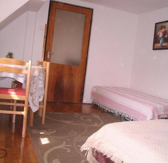 اتاق استاندارد با 2 تخت دوبل, Burg Eger