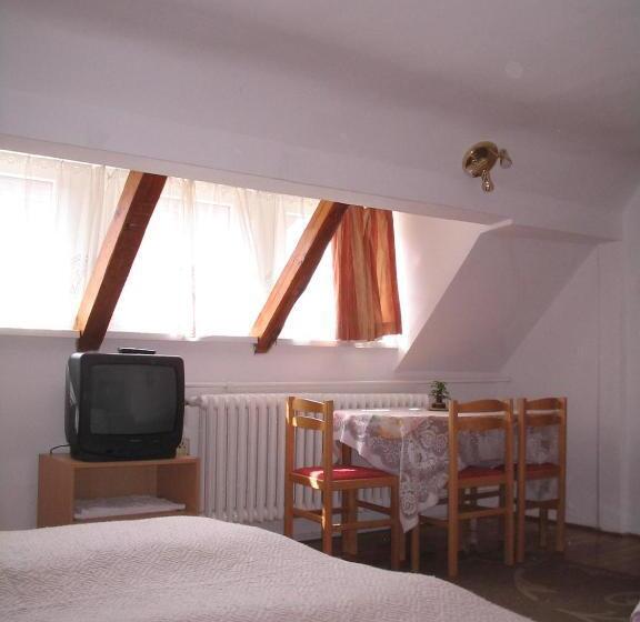 اتاق استاندارد با 2 تخت دوبل, Burg Eger