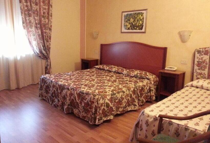 Номер Стандарт Трехместный, Minerva Palace