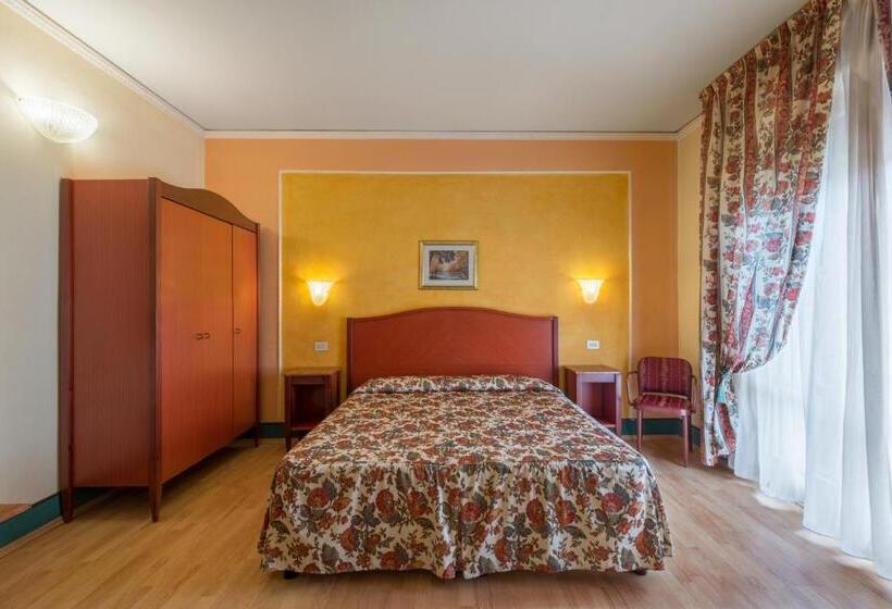 Номер Стандарт, Minerva Palace