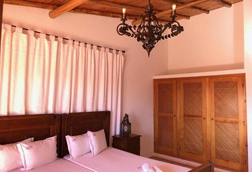 Classic room with balcony, De Charme Capela Das Artes