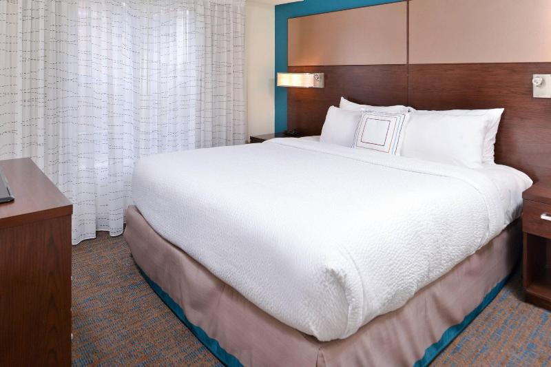 Номер Deluxe Кровать Кинг, Thistle London Heathrow Terminal 5