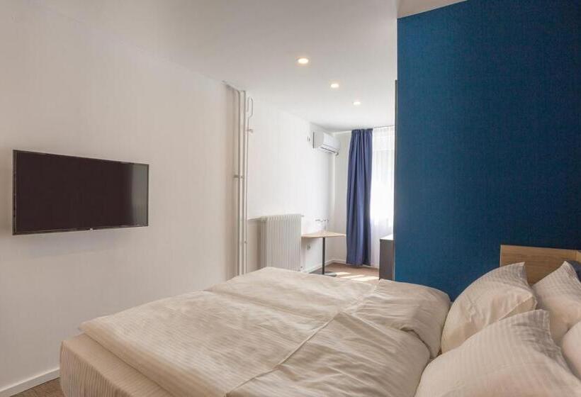 اتاق اکونومی, Premium Crown Suites