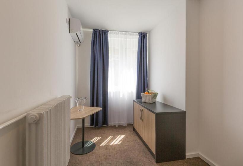 اتاق اکونومی, Premium Crown Suites