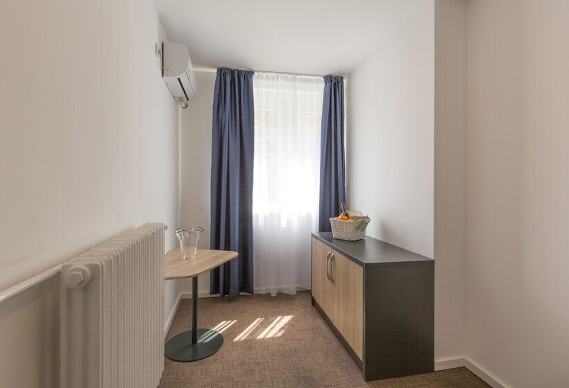 اتاق اکونومی, Premium Crown Suites
