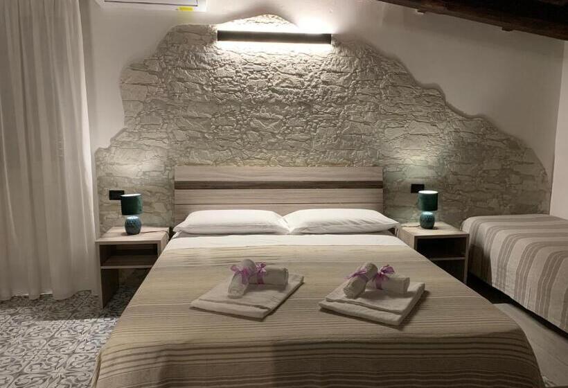 디럭스 룸 킹사이즈 침대, Villa Anna Guesthouse