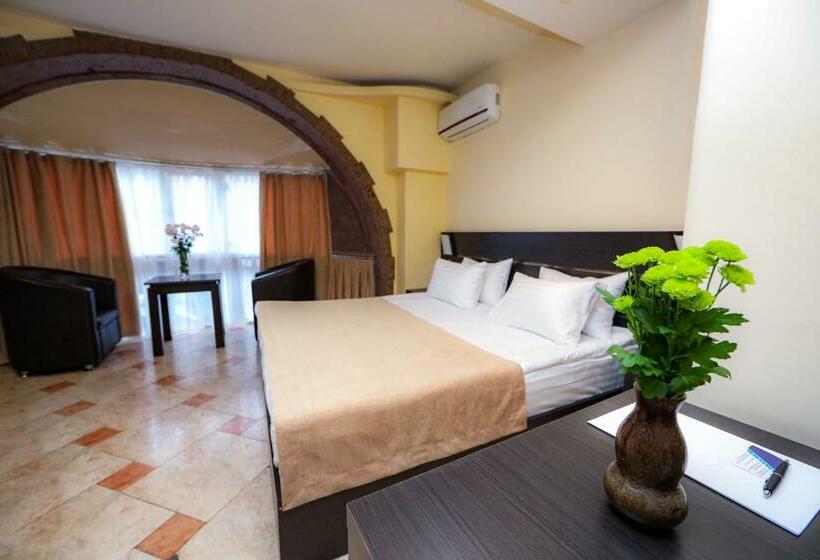 اتاق استاندارد, Skyline Hotel Yerevan