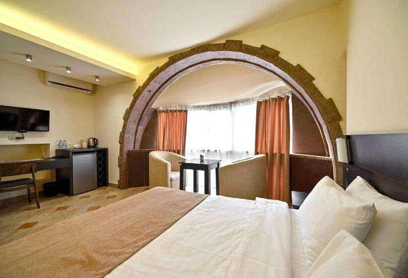 اتاق استاندارد, Skyline Hotel Yerevan