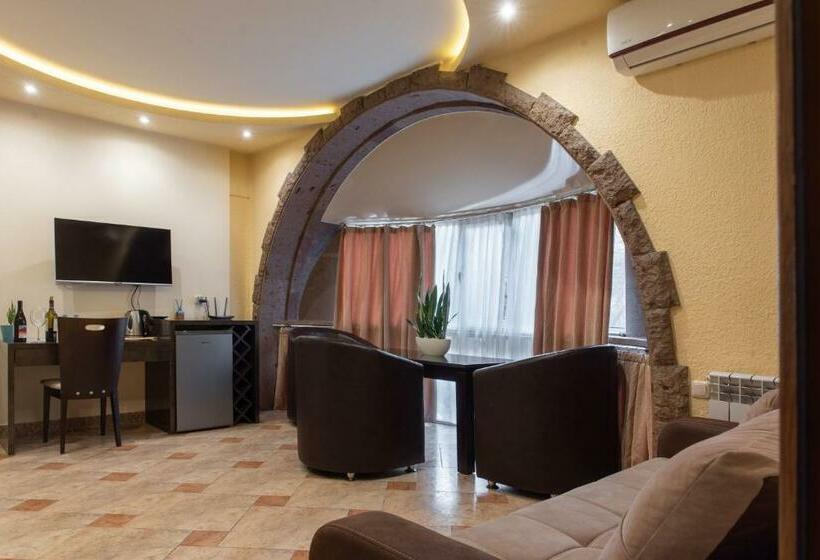 اتاق استاندارد, Skyline Hotel Yerevan