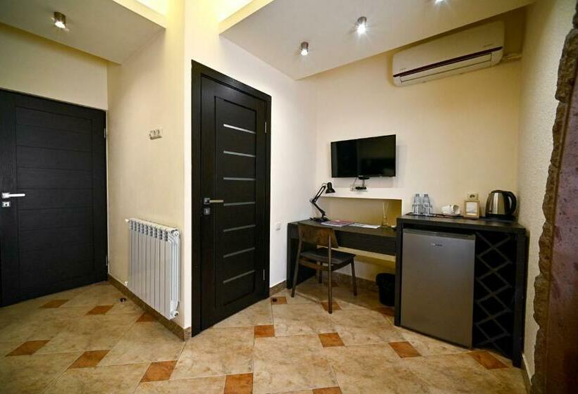 اتاق استاندارد, Skyline Hotel Yerevan