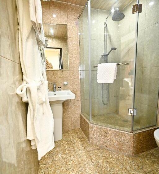 سوییت جونیور, Skyline Hotel Yerevan