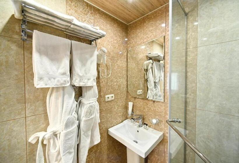 سوییت جونیور, Skyline Hotel Yerevan