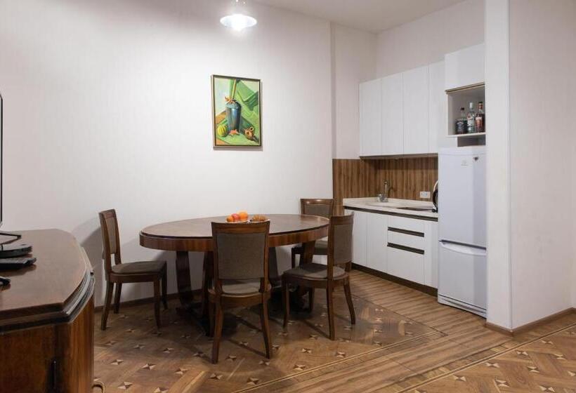 آپارتمان 3 خوابه, Skyline Hotel Yerevan