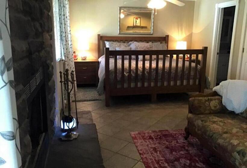 Номер Стандарт, Plain & Fancy Bed & Breakfast