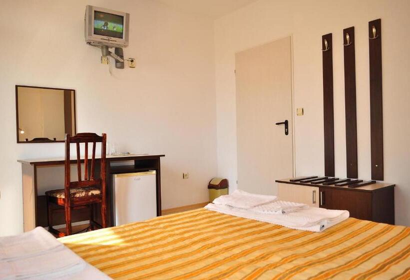 اتاق استاندارد با بالکن, Family Hotel Daf