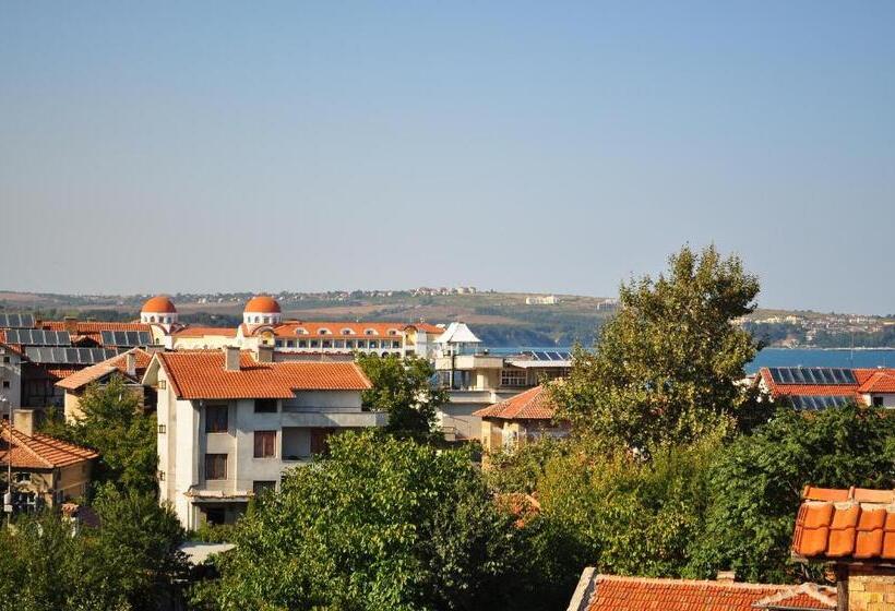 اتاق استاندارد, Family Hotel Daf