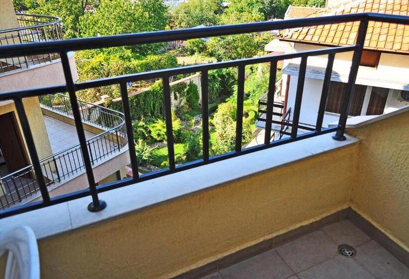 غرفة قياسية, Family Hotel Daf