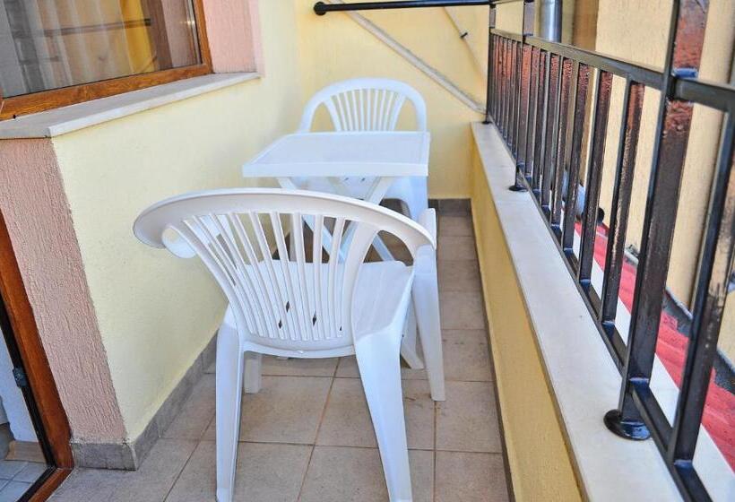 اتاق استاندارد, Family Hotel Daf