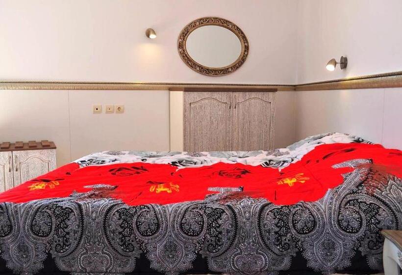 اتاق لوکس, Family Hotel Daf