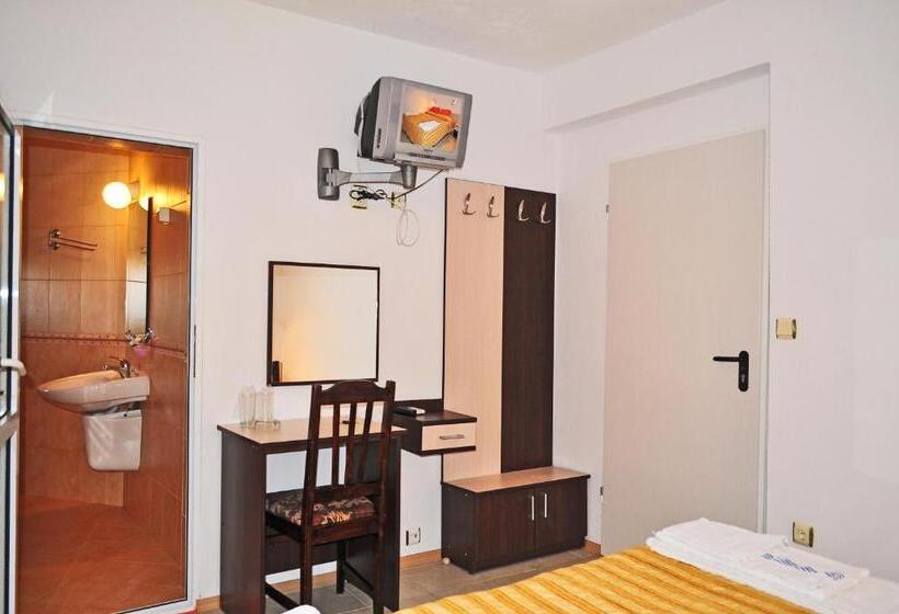 غرفة قياسية, Family Hotel Daf