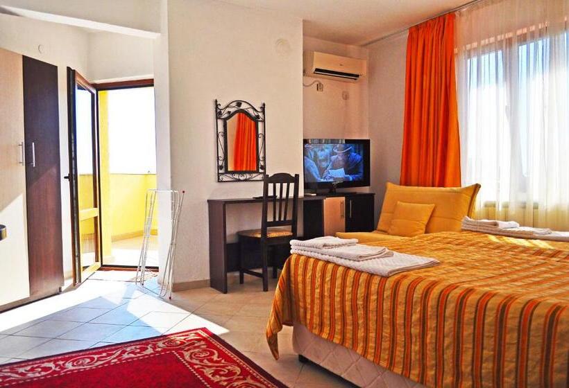 استودیوی استاندارد با چشم‌انداز دریا, Family Hotel Daf