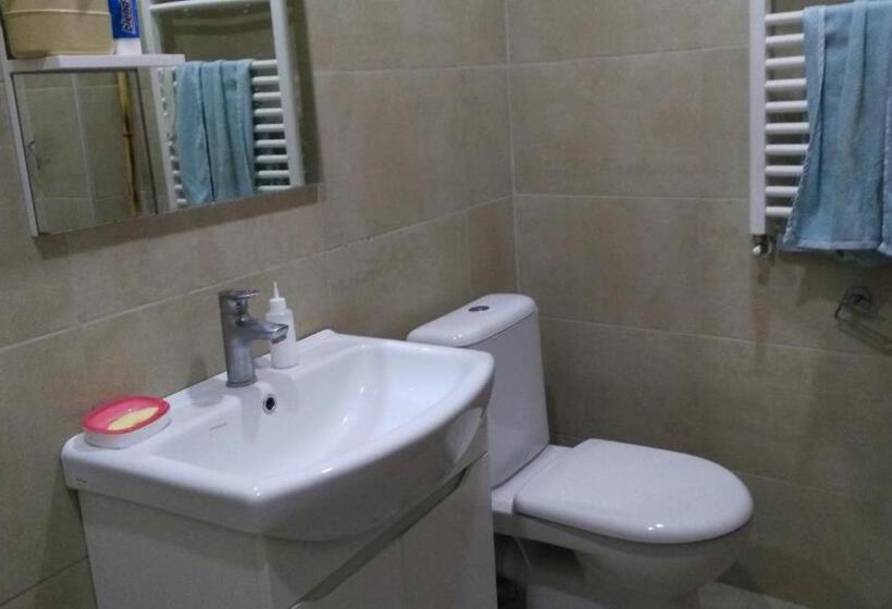 اتاق خانوادگی, Guest House Gelit