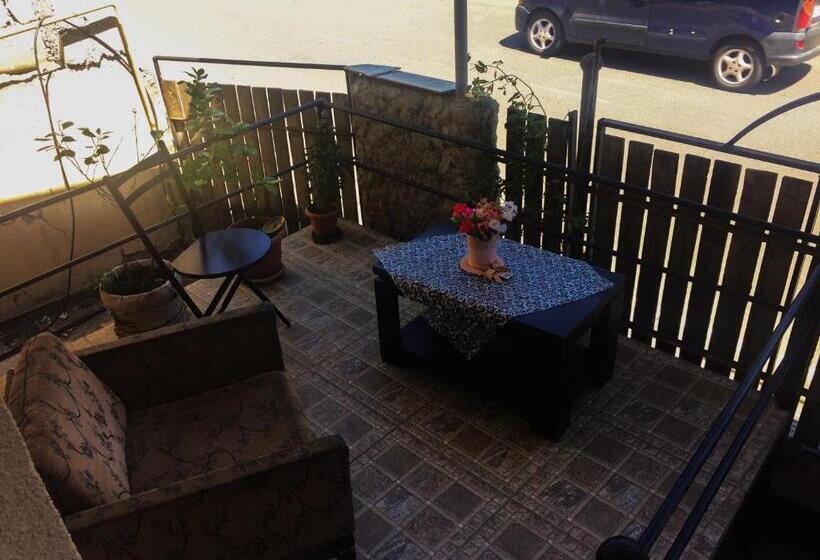 اتاق استاندارد با تخت بزرگ, Guest House Gelit