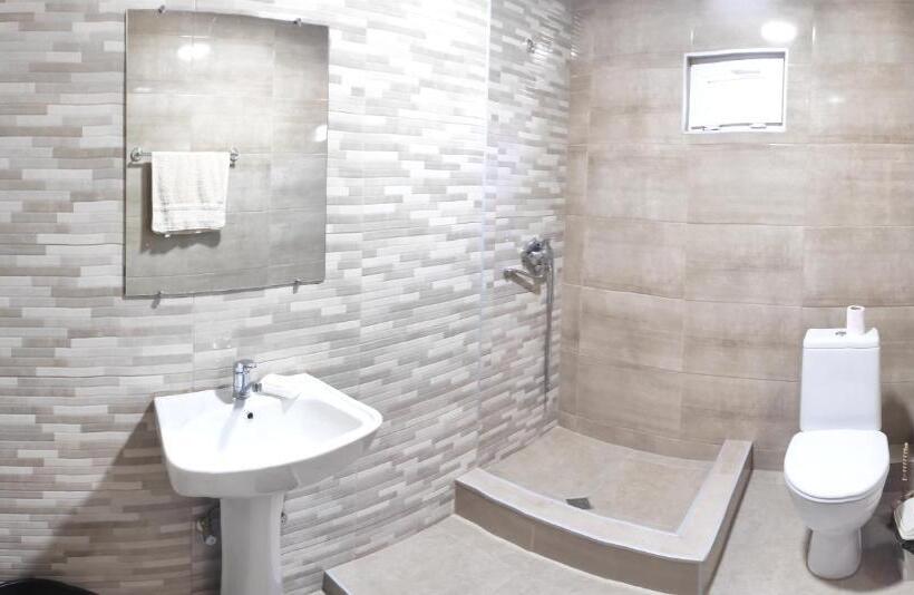 استودیوی استاندارد, Guest House Gelit