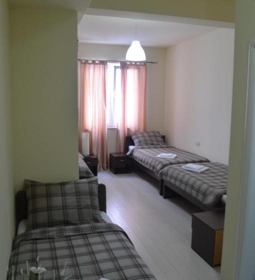 اتاق استاندارد چهار تخته, Rooms Guardian