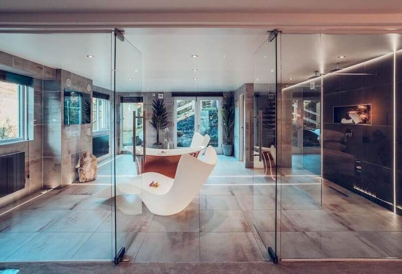 سوییت لوکس, Aphrodites Group