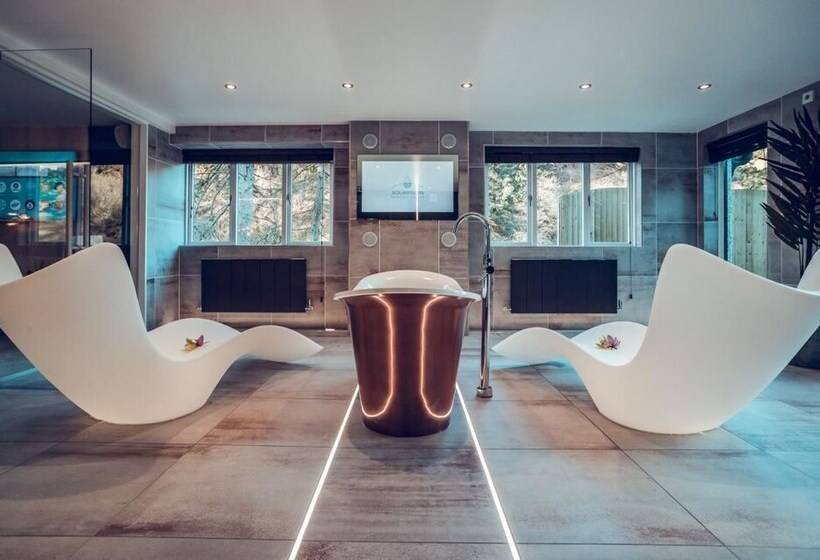 سوییت لوکس, Aphrodites Group
