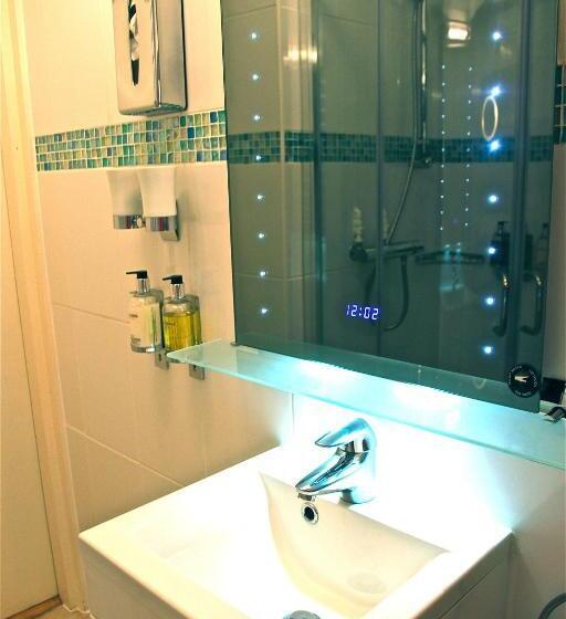 اتاق استاندارد, Crompton Guest House