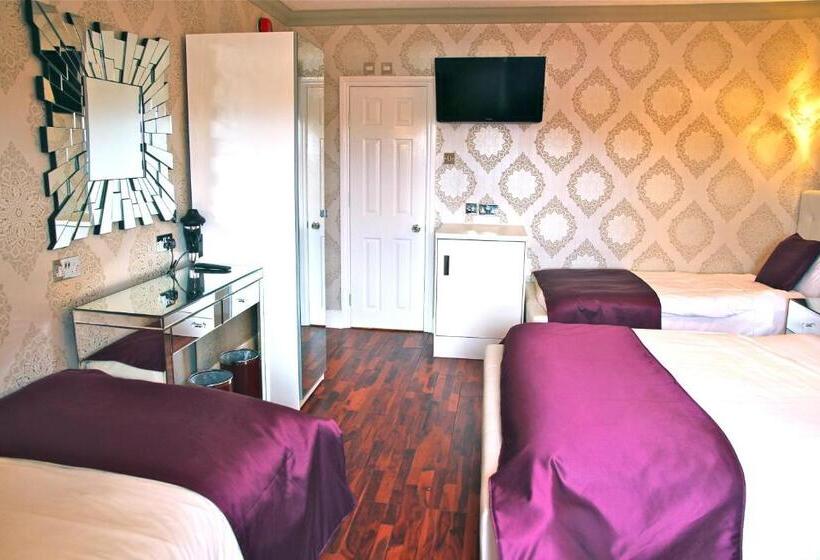 חדר משפחתי, Crompton Guest House